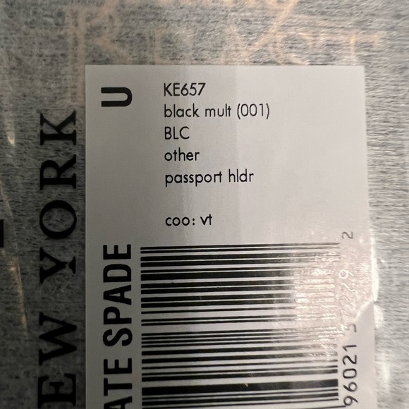 Kate Spade Beauty & The Beast Passport Cover - Picture 7 of 7